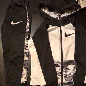 Nike sweatsuit